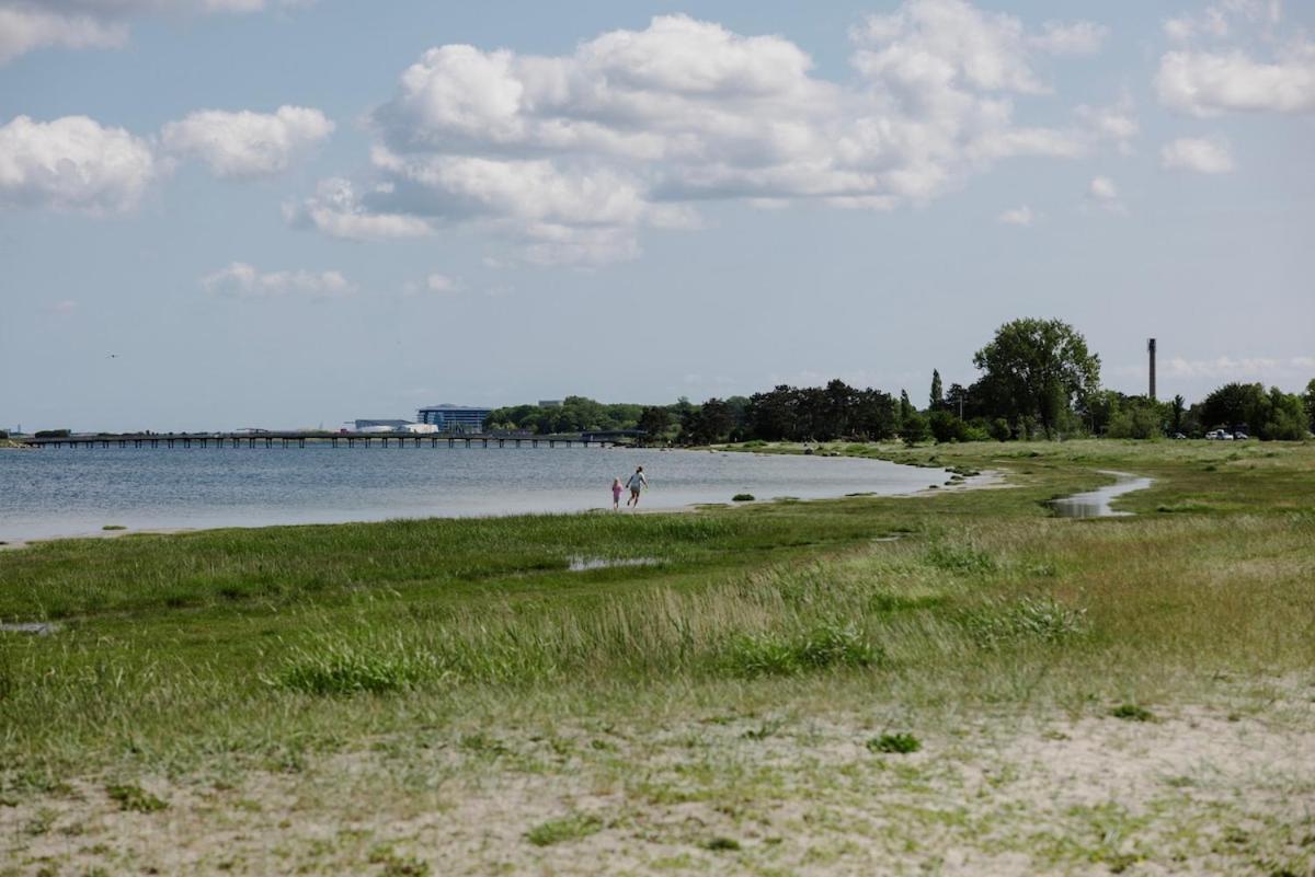 On The Beach, Close To Centre & Airport Leilighet